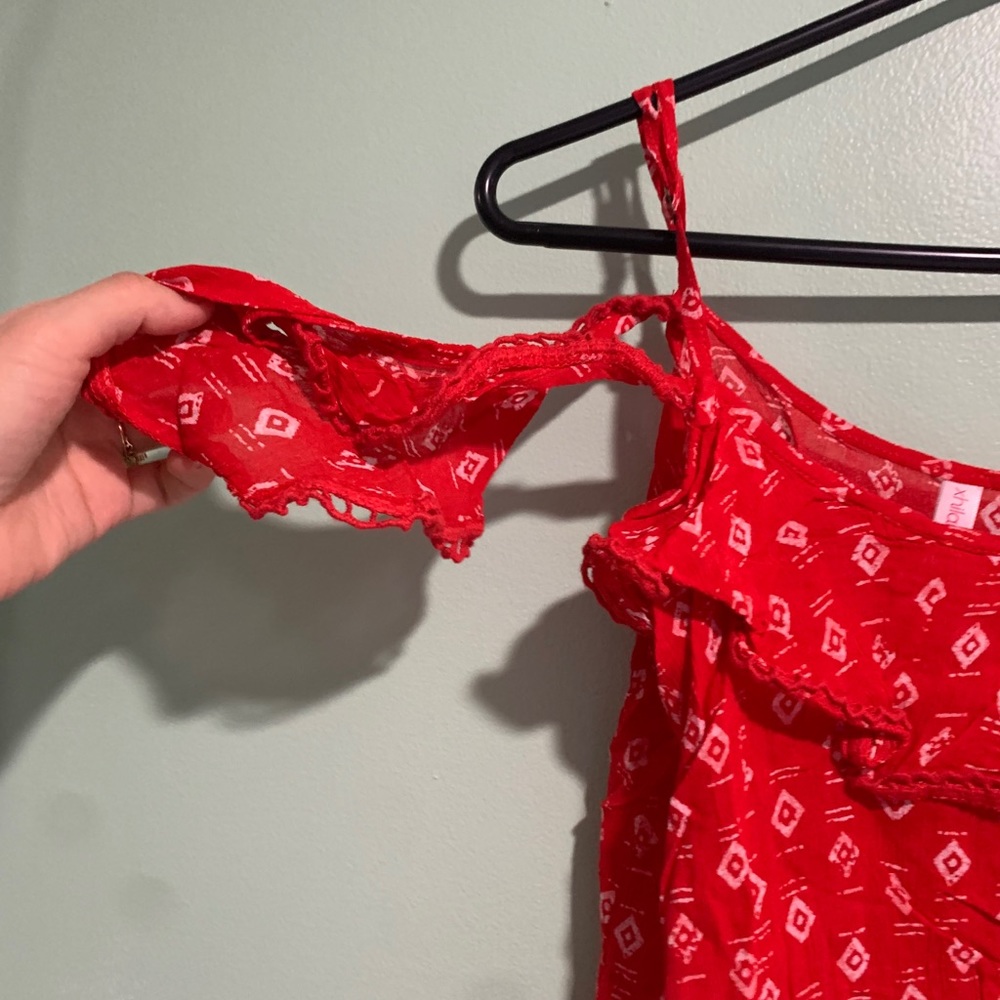 Red Geometric Pattern Top - Picture 2 of 3